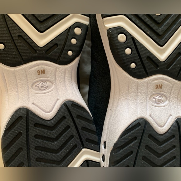 Easy Spirit Travel Time Clogs in Navy, size 9 Women - Picture 5 of 5